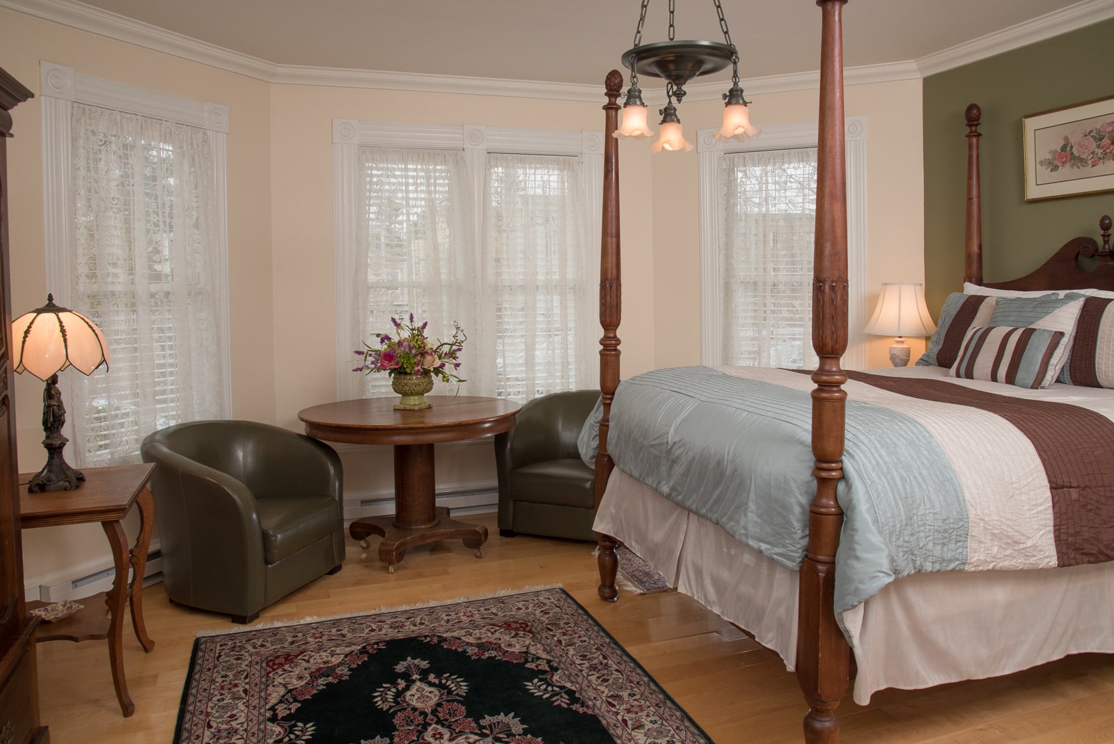 Victoria's Flower Garden Suite